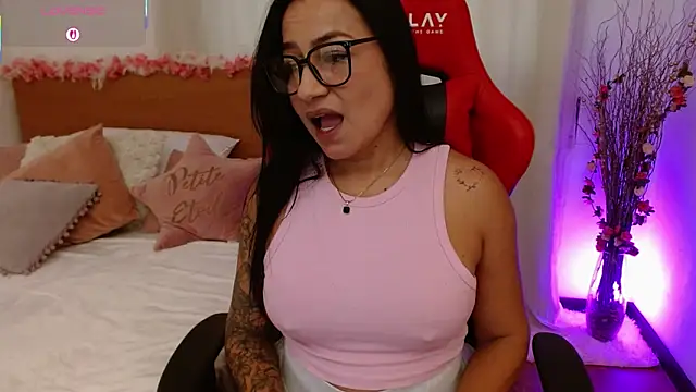 Chatroom XXX en direct de lucy_luu_