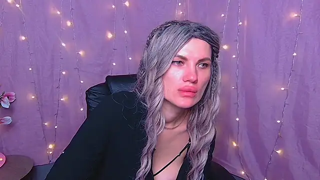 دردشة MilaLoona الجنسية المباشرة