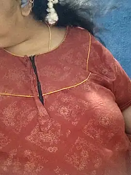 tamilthanushri Chat XXX in diretta