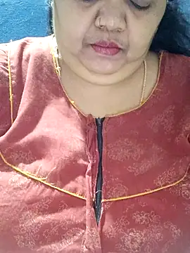 XXX chat uživo modela tamilthanushri