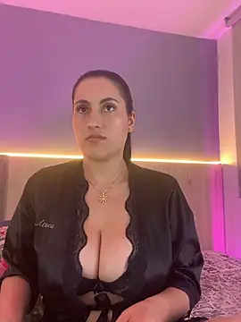 Atenea_Clerk Chat XXX in diretta