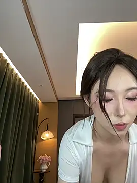 AYW-21 Live XXX-Chat