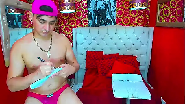 JHOVA23CM webcam show