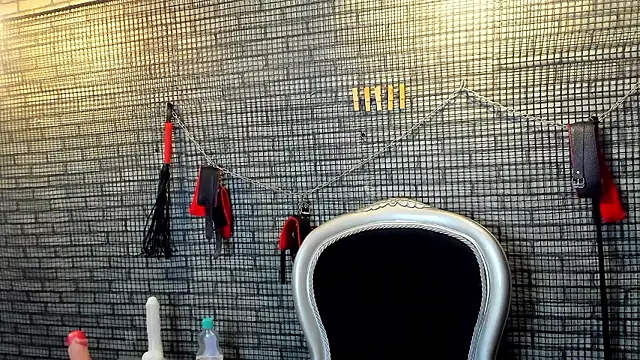 hillary_bigbutt Adlı Modelin Canlı XXX Sohbeti