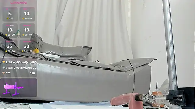 Chat XXX en directo de fox-yiyi