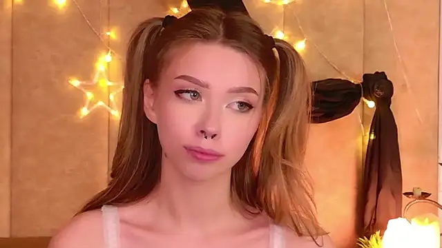 Sierra_Fane Chat XXX live