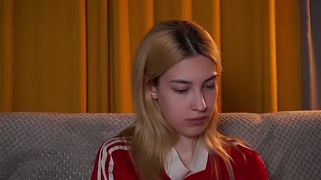 AngelicRice Adlı Modelin Canlı XXX Sohbeti