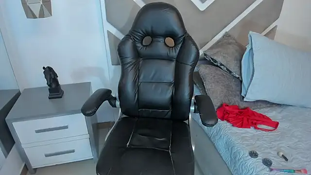 Amber_Harriis Adlı Modelin Canlı XXX Sohbeti