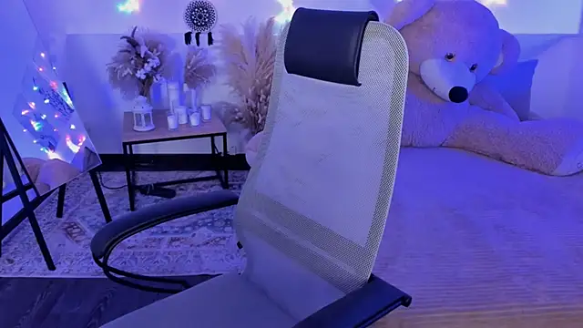 VirtuallVoyant's Live XXX Chat