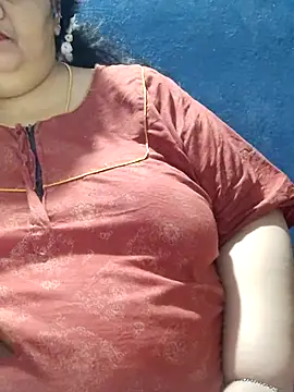 tamilthanushri élő XXX-chatje