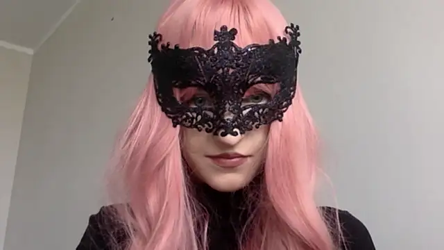 NovaFlirt's Live XXX Chat