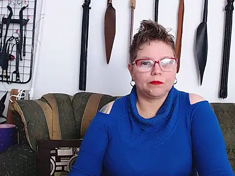 XXX chat uživo modela Leah_R