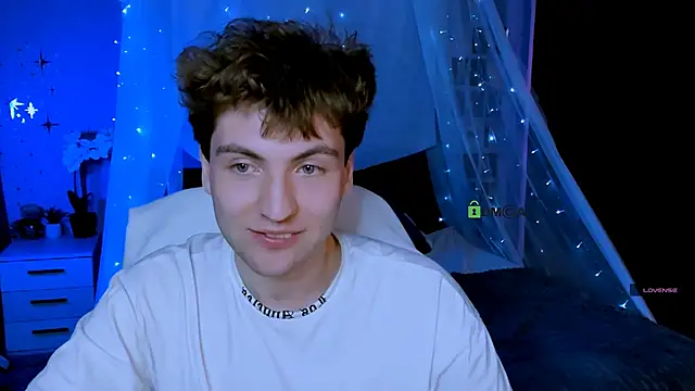 joseph_bear_ élő XXX-chatje