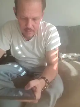 yourMasterisBored Show in webcam