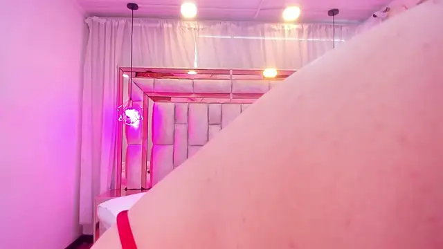 แชท XXX สดของ AllisonAdams_