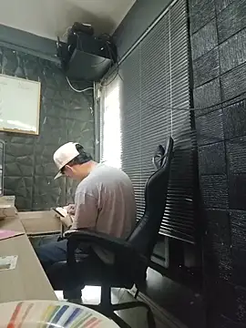 SrJacobs Adlı Modelin Canlı XXX Sohbeti