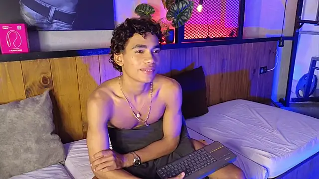 AlanCutee Live XXX-Chat