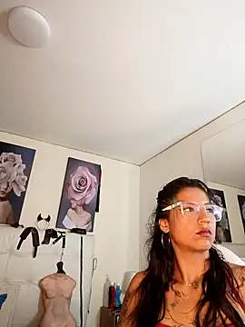 SamathaMay Adlı Modelin Canlı XXX Sohbeti