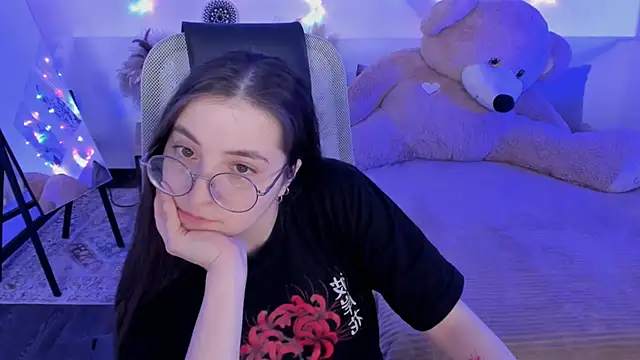 VirtuallVoyantのライブXXXチャット