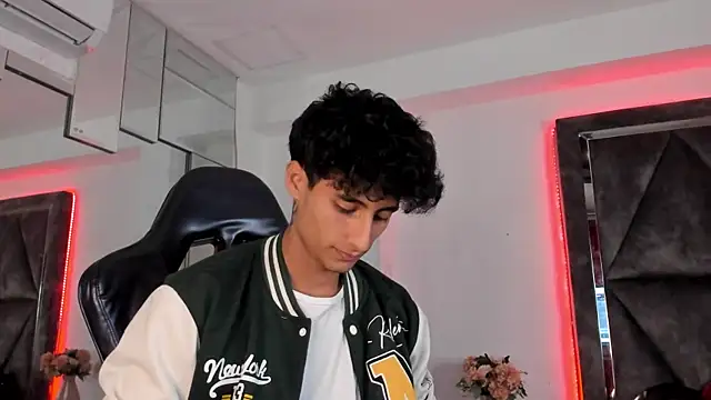 Вебкам-шоу MaxiimoRomano_