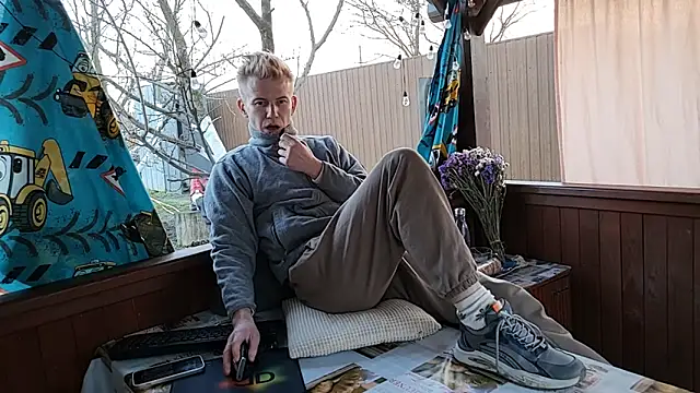 Vuitton Live XXX-Chat