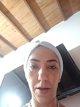 LunaZambrano Adlı Modelin Canlı XXX Sohbeti