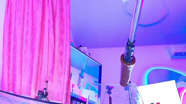 Chatroom XXX en direct de NathaxaLeans