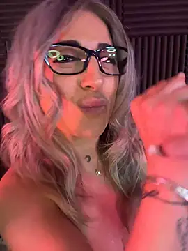 SexyVic_69 Show in webcam