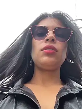 แชท XXX สดของ Astrid--