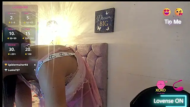 marcela_teen Pertunjukan Webcam