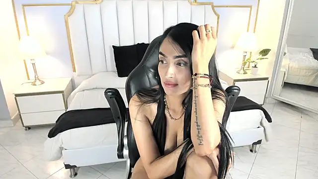 Sophie_nolie Adlı Modelin Canlı XXX Sohbeti