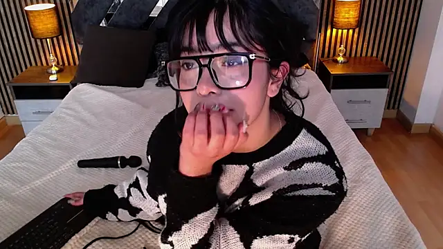 Amy_channel Adlı Modelin Canlı XXX Sohbeti