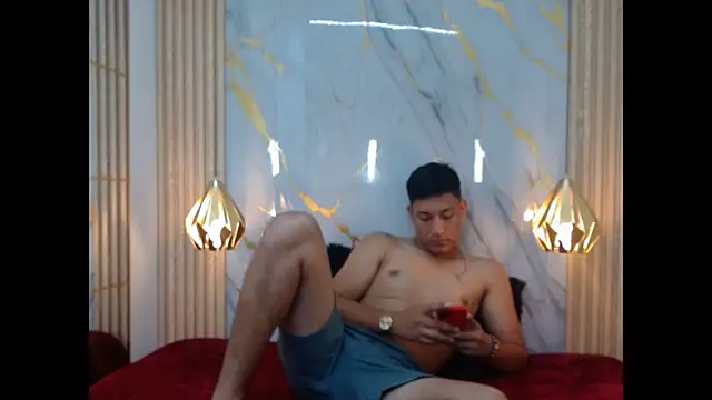 DominantBoy4 Webcam show