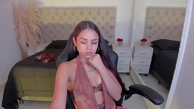 CarolineFyre's Live XXX Chat