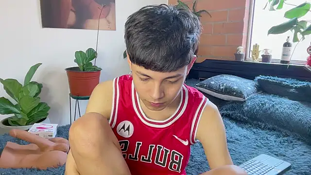 Andy_Belier23 élő XXX-chatje