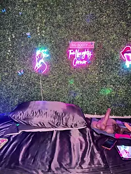 RenaThickAss' Webcam Show