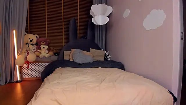 Chat +18 de MiaSilkX ao vivo