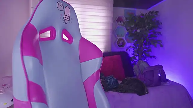 Rebecah_1のライブXXXチャット