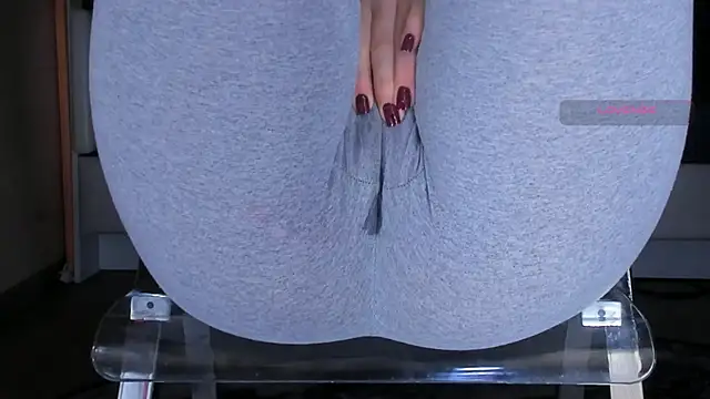 Cameltoe_squirt_inPants 即時 XXX 聊天