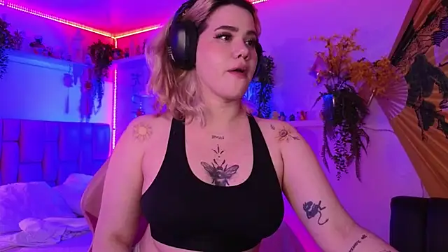 albaismynameX 现场XXX聊天