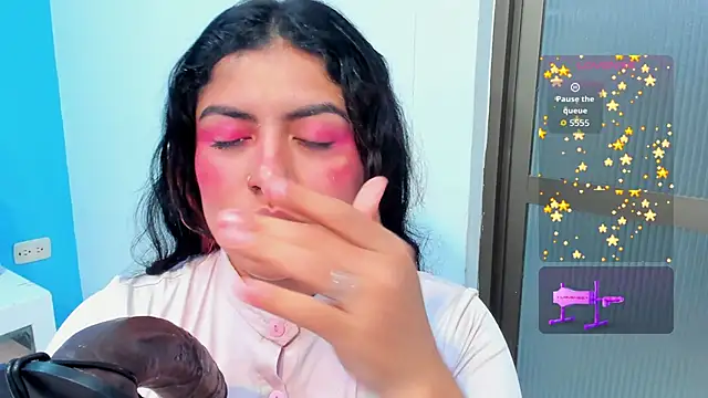 taylor_cupper Adlı Modelin Canlı XXX Sohbeti