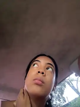 NAUGHTY_LITTLE_18's Live XXX Chat