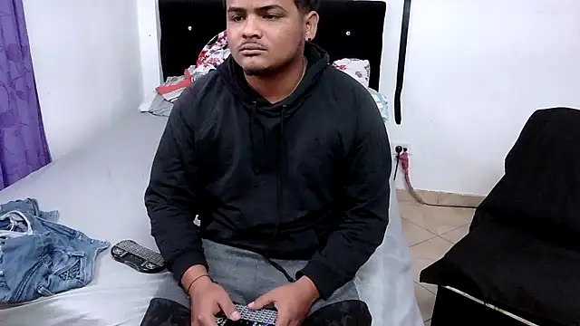 Chat +18 de Boycuriousxxx ao vivo