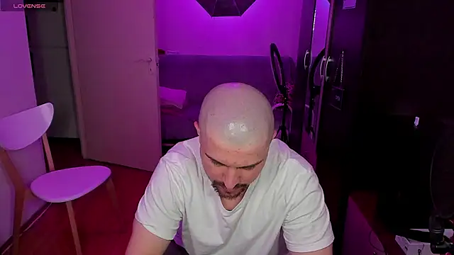 Michael_Wolfborn live XXX chat