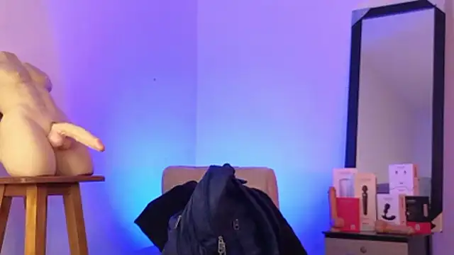 Nijinsky_LatinBoy 即時 XXX 聊天