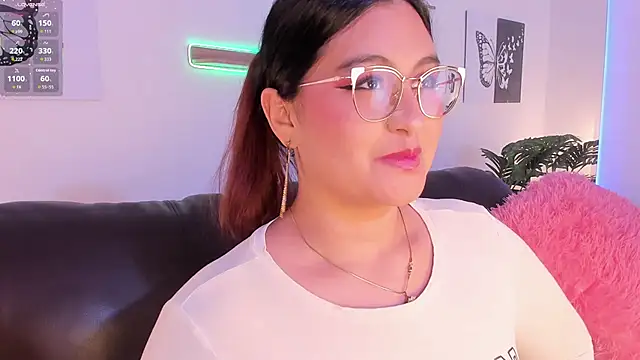 Chat +18 de Lia_amara ao vivo