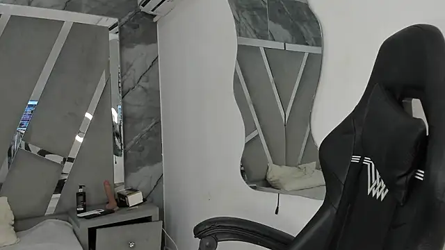 Chat +18 de alannaht ao vivo