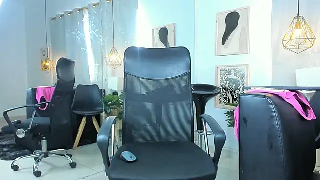 NahomiWhitte – Kamerová šou