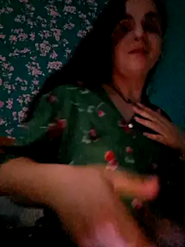 Rozaaaaforyoubigboob 现场XXX聊天