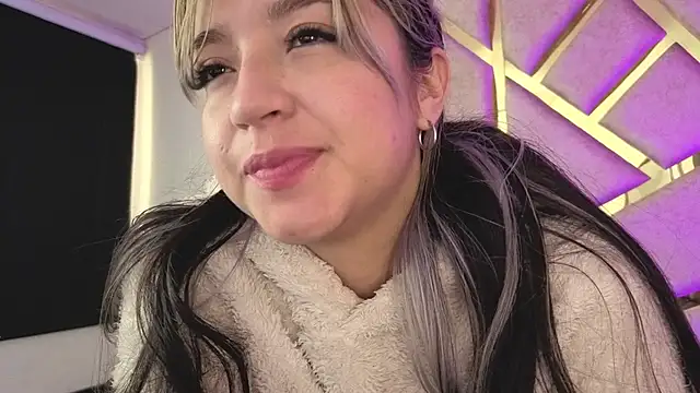 Dahiana_Dmour_'s Live XXX Chat